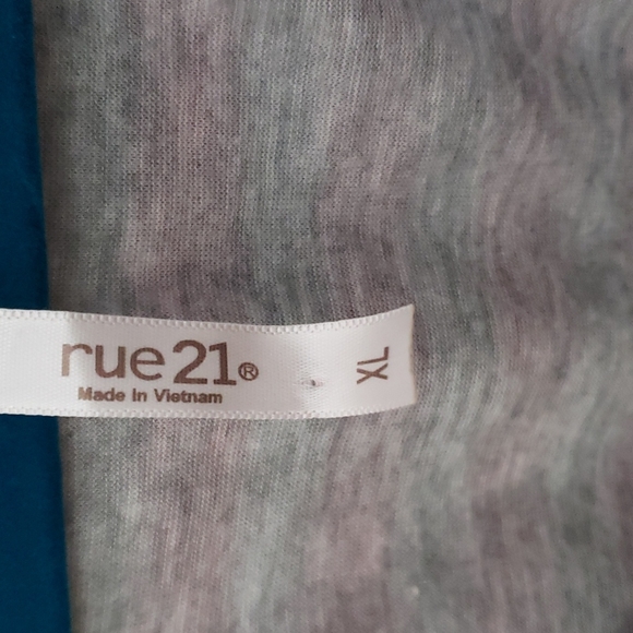 Tanktop - Picture 2 of 3